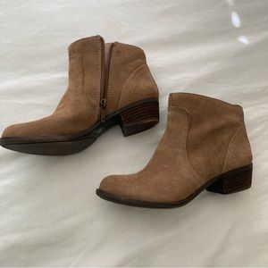Lucky Brand brown boots sz 6